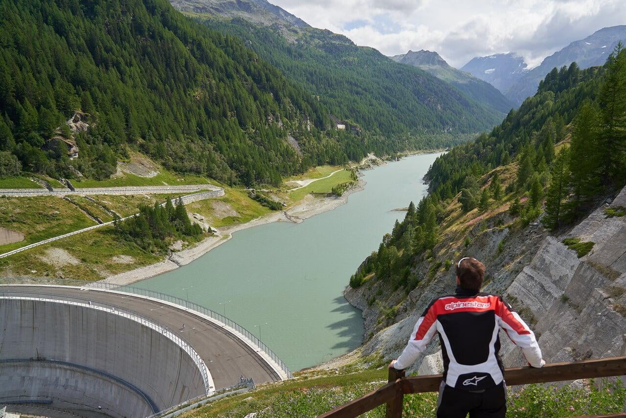 Esplorando la Valle d’Aosta in moto: di valle in valle